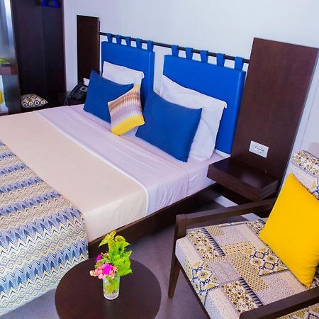 Dunia Hotel Ouagadougou Loumbila Bagian luar foto
