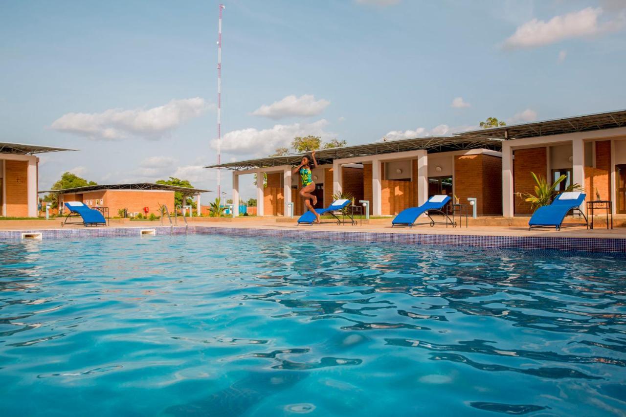 Dunia Hotel Ouagadougou Loumbila Bagian luar foto